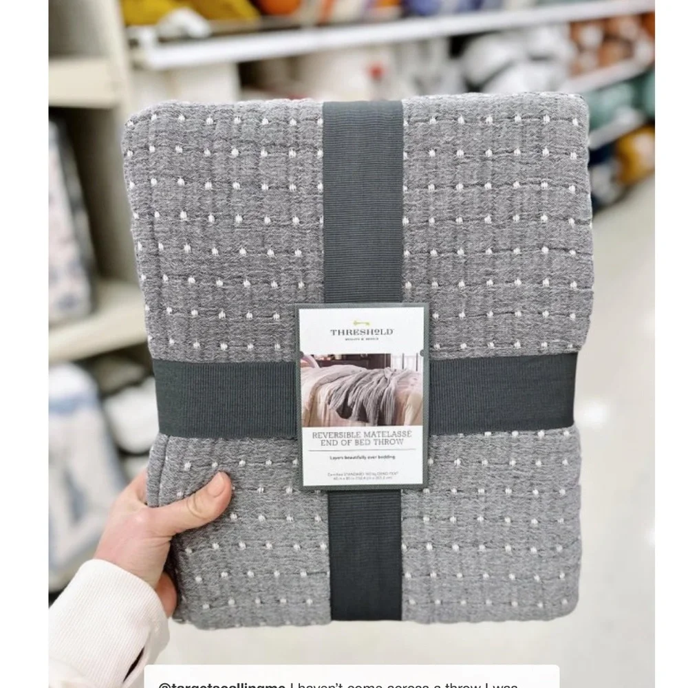 NWT Oversized Reversible Matelasse Throw Gray - Threshold - Picture 6 of 9